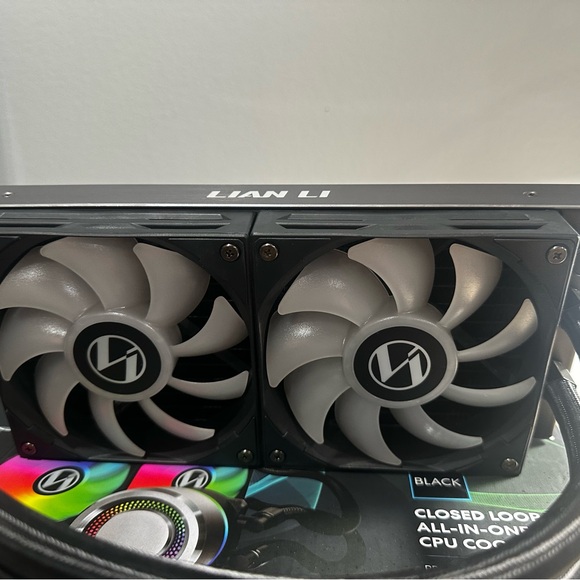 Lian Li Galahad AIO 240 RGB - Picture 3 of 8